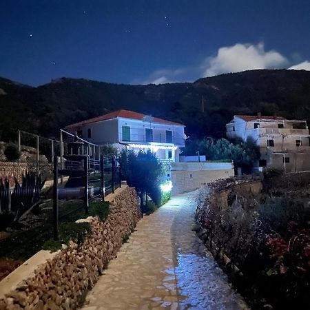 Apartments Suho Komiža Eksteriør bilde