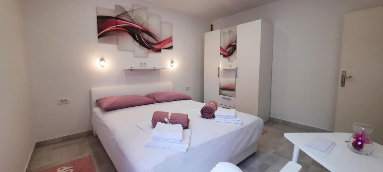 Apartments Suho Komiža Eksteriør bilde