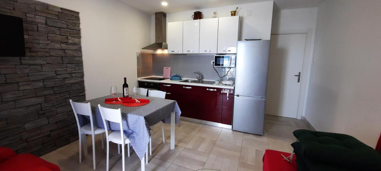 Apartments Suho Komiža Eksteriør bilde