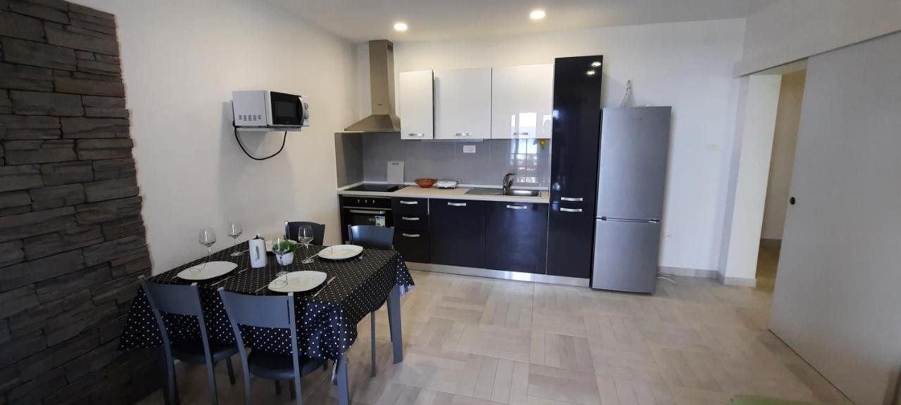 Apartments Suho Komiža Eksteriør bilde