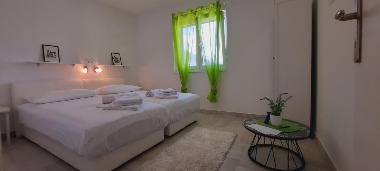 Apartments Suho Komiža Eksteriør bilde