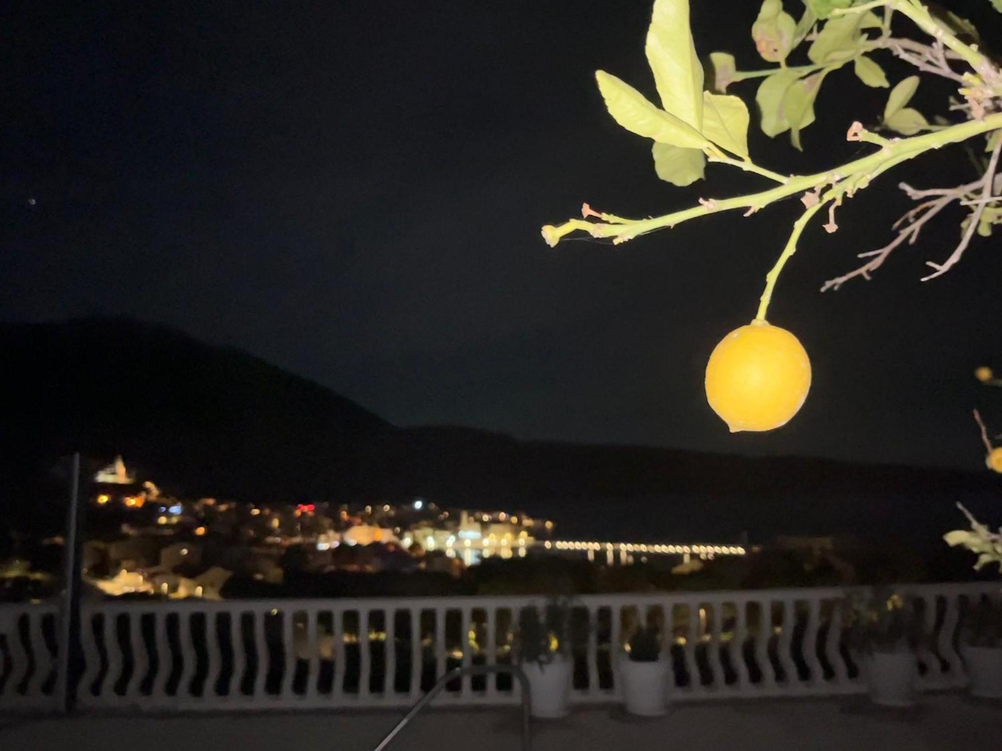 Apartments Suho Komiža Eksteriør bilde